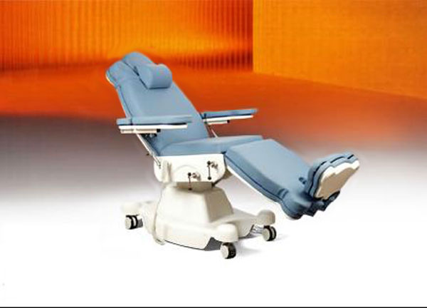 GÜYAD’DAN DEVLET HASTANESİNE DİYALİZ KOLTUKLARI